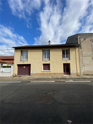 maison-villa à la vente -   42300  ROANNE, surface 180 m2 vente maison-villa - APR732738